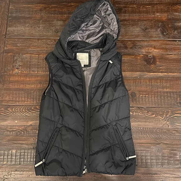 Bench. Puffer Vest with hoodie. Black. Size Medium - Picture 5 of 5